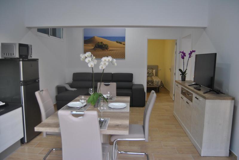 Apartment with Pool View  image 3