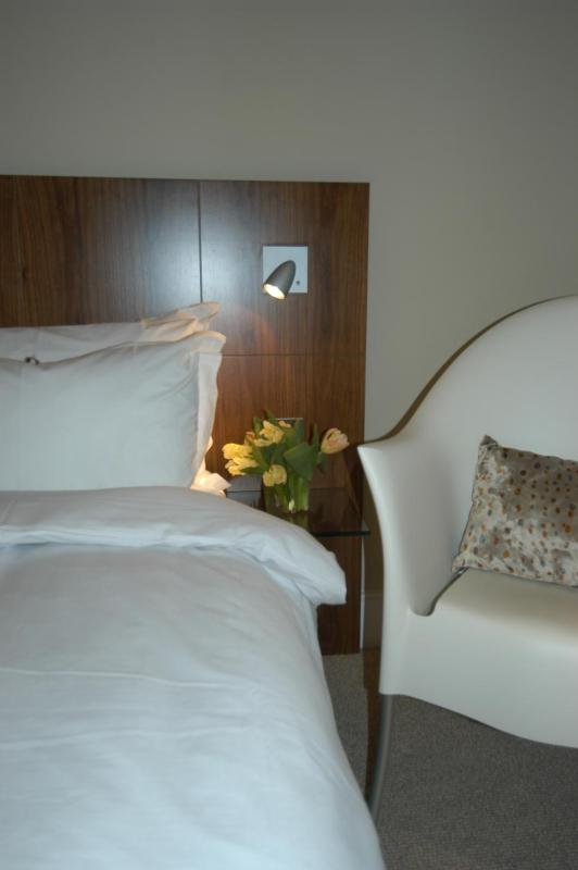 Twin Room image 2