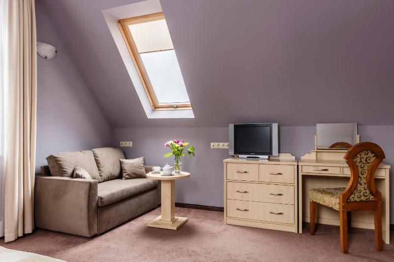 Comfort Triple Room image 4