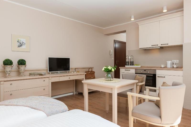 Studio Apartment with Balcony image 3
