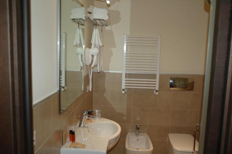 Standard Triple Room with Balcony image 2
