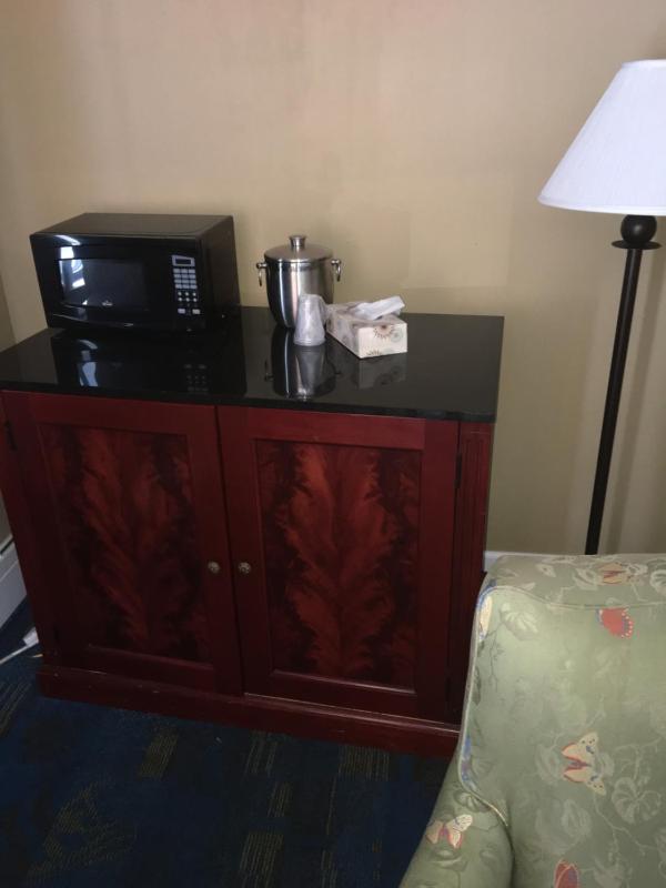 Deluxe Queen Room image 4