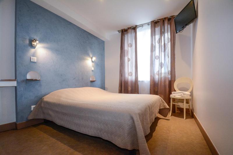 Deluxe Double Room image 2