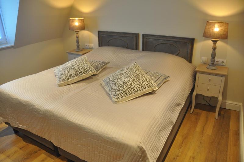 Double Room with Lake View image 3