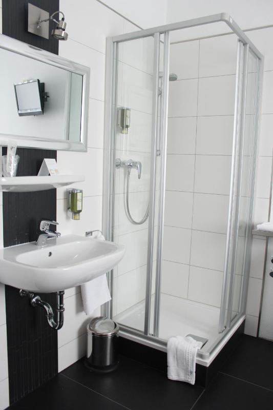 Single Room with Private External Toilet image 3