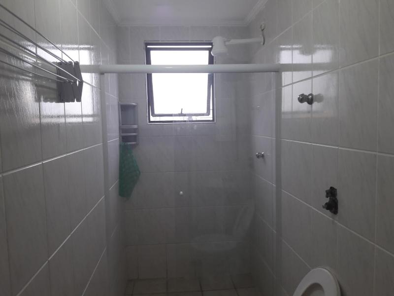 BIWA Condomínio cm Piscina 1garagem WI-FI 300 Mega Central de vigilância remota  Centro do Guarujá próximo à Praia da Enseada e próx do Comércio horários check-in e check-out flexíveis - image 10