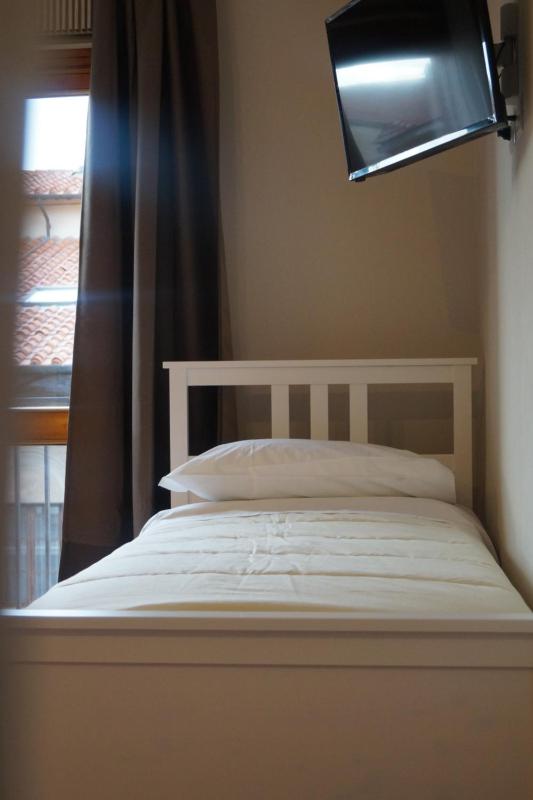 Triple Room with Private Bathroom image 2