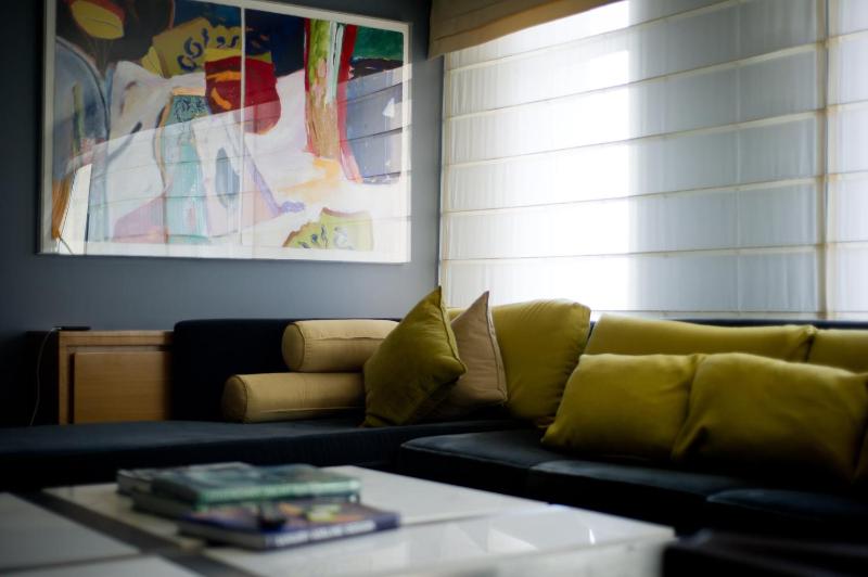 Luxury King Suite image 3