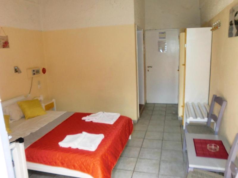 Double or Twin Room image 3