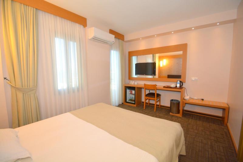 Double Room image 4