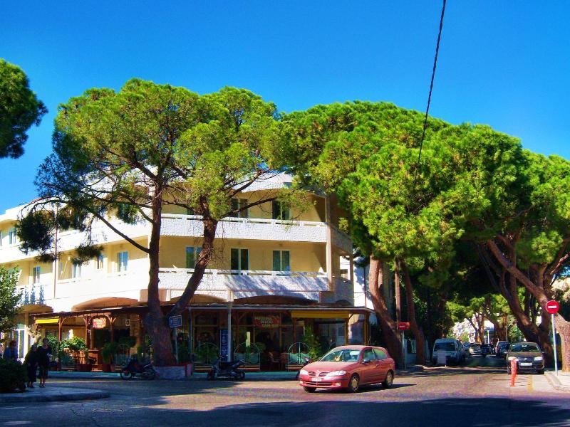 Fantasia Hotel Apartments - image 7