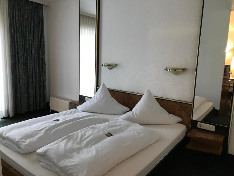 Business Double Room image 4