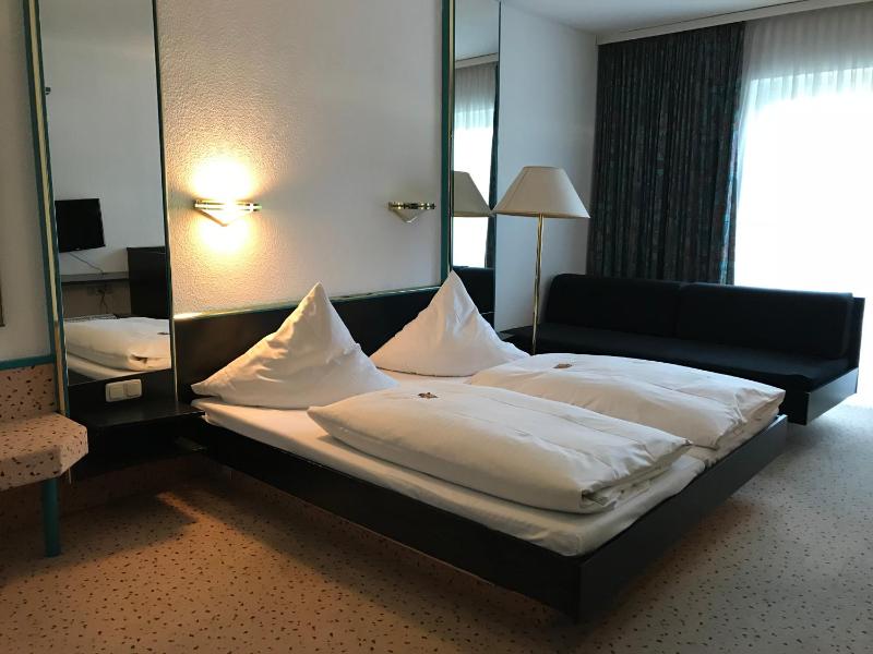 Business Double Room image 3