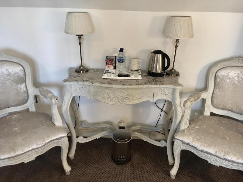 Suite with Lake View image 2