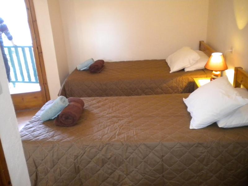 One-Bedroom Apartment image 4