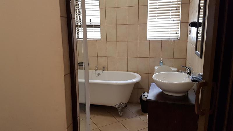 Tsessebe Guesthouse - image 12