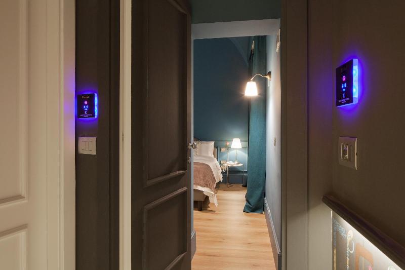 Double Room image 4