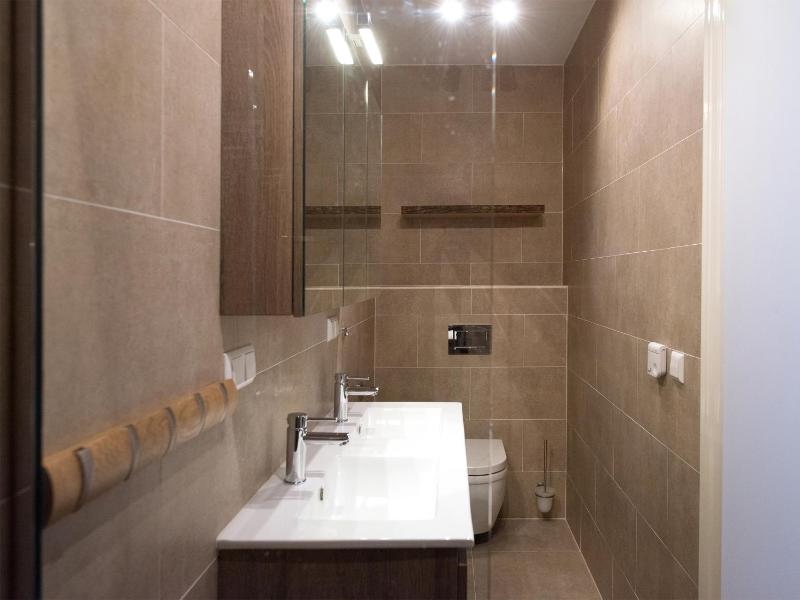 Park Central Executive 82E image 3