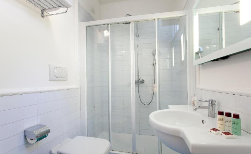 Hotel Bougainville - image 2