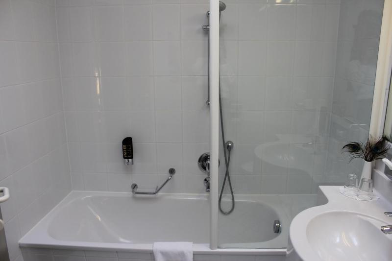 Double Room image 2