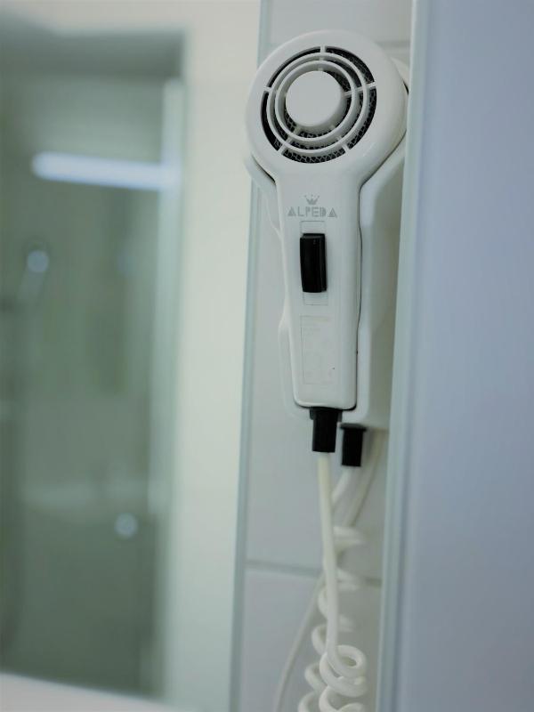 Single Room image 2
