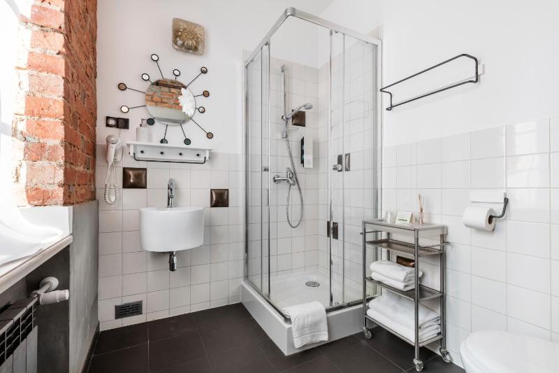 Standard Double or Twin Room image 3