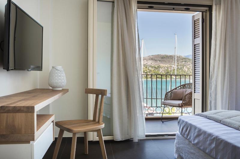 Argostoli Marina Suites - image 36