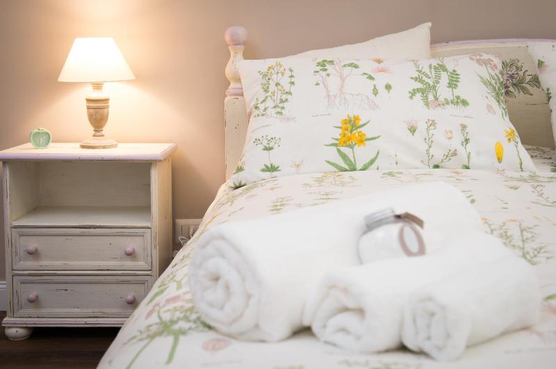 Deluxe Triple Room image 3