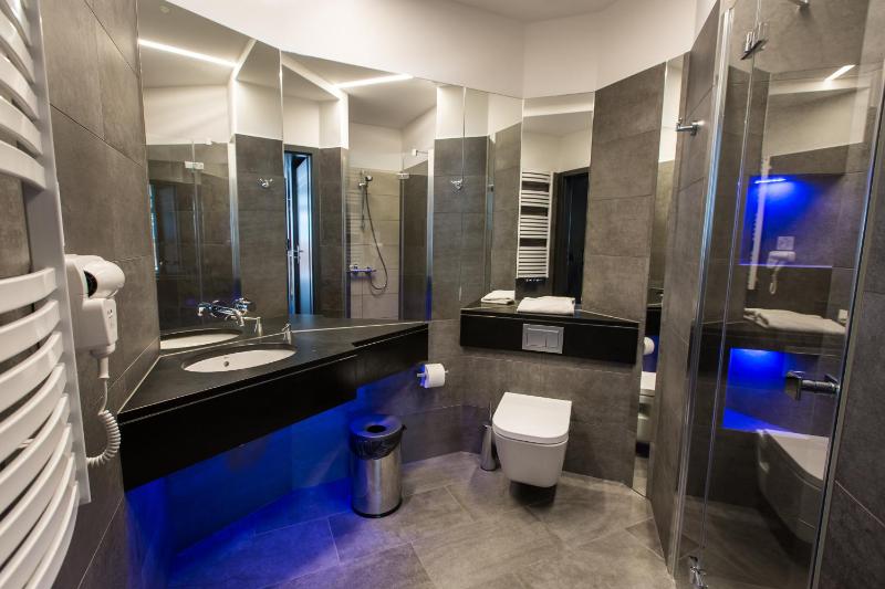 Superior Triple Room image 4