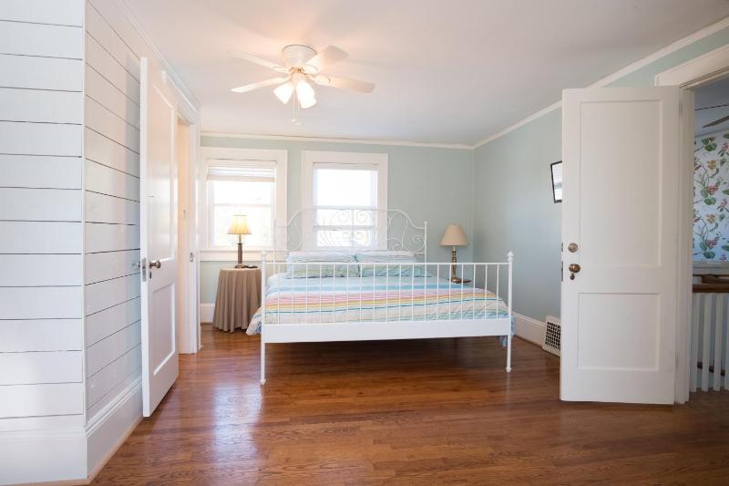 Double Room with Private Bathroom image 2