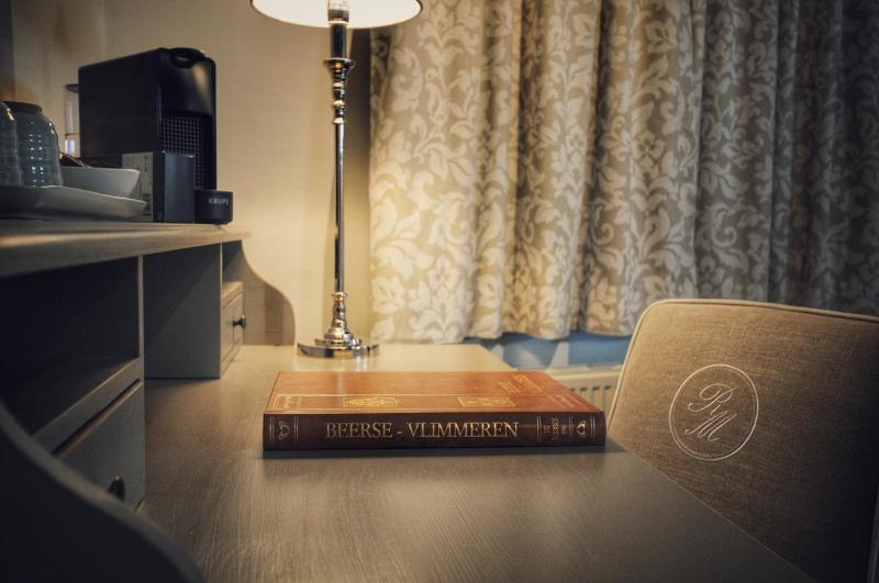 Deluxe Double or Twin Room image 3