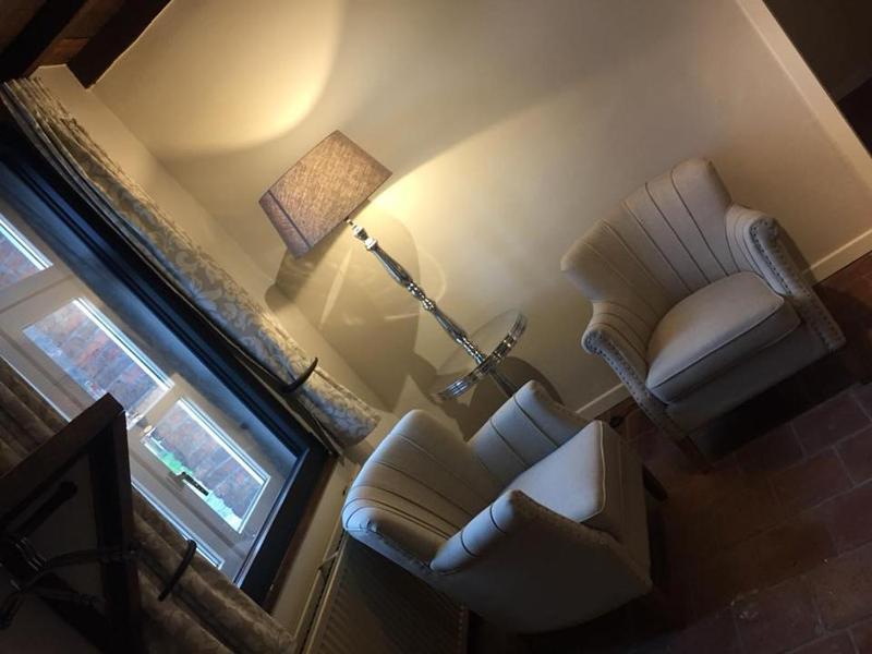Deluxe Double or Twin Room image 1