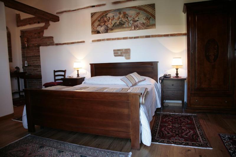 Double Room image 4