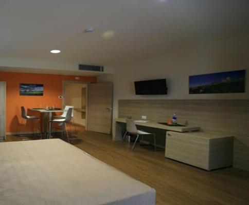 Comfort Triple Room image 2