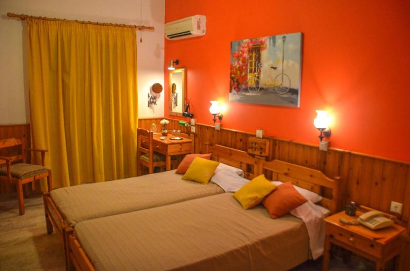 Twin Room with Garden View image 1
