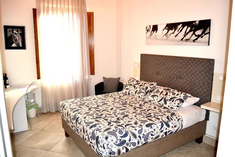 Double Room image 4