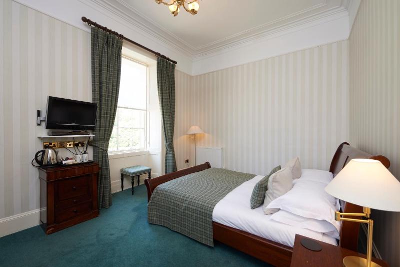 Standard Double Room image 3