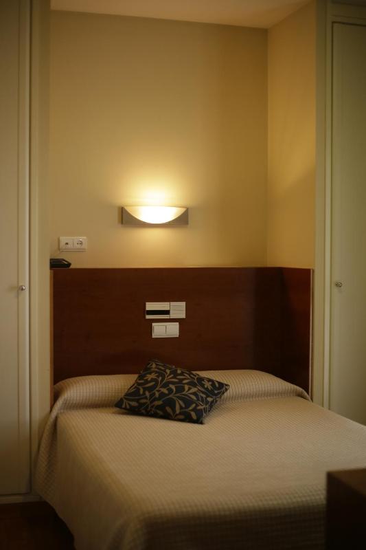 Single Room image 2