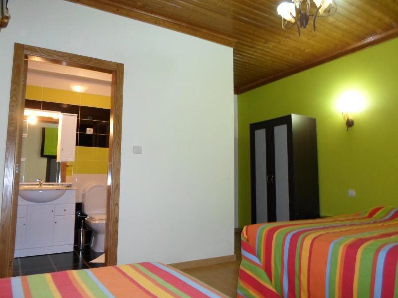 Double Room with Extra Bed image 4