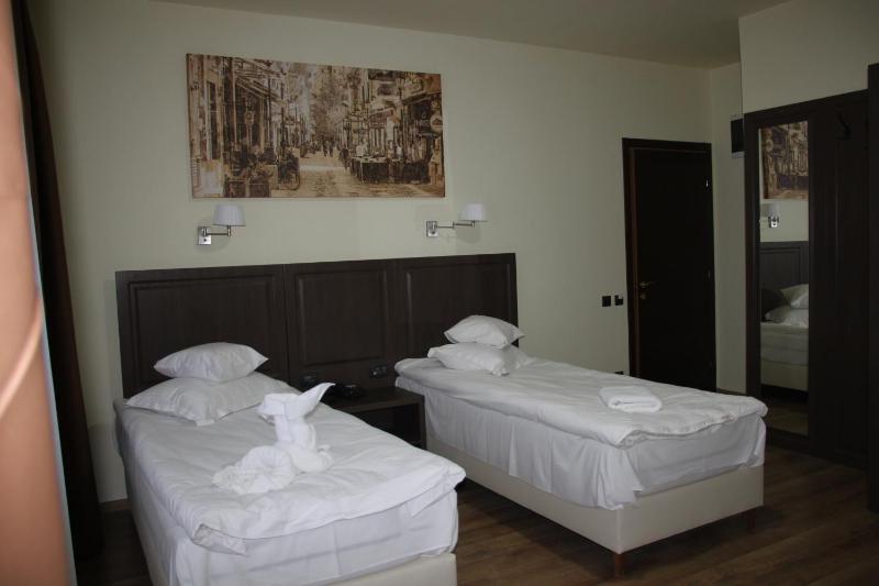 Superior Double or Twin Room image 1