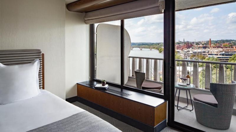 Premier Double with Balcony and River view  image 3