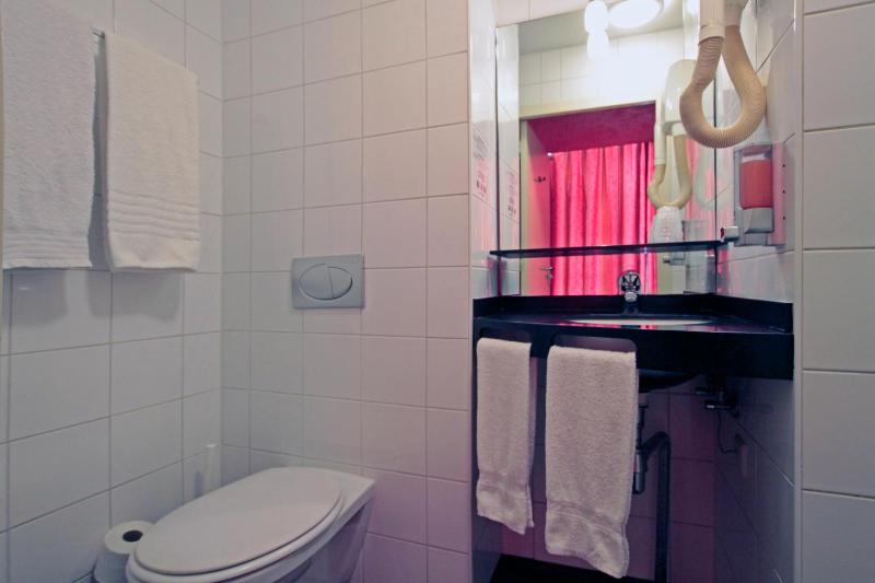 A-Train Hotel - image 5