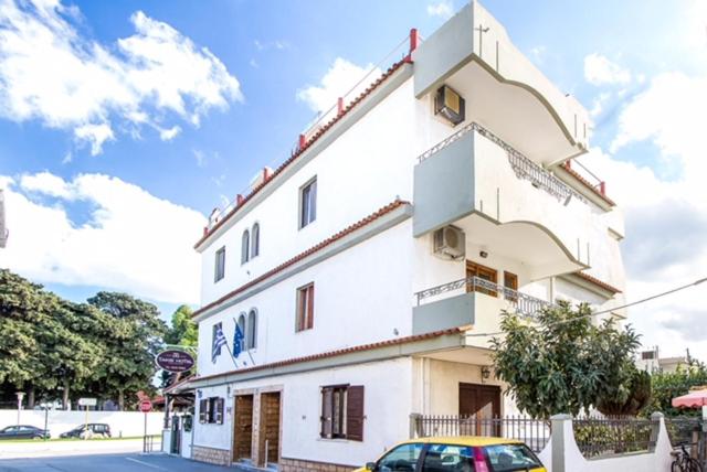 Takis Hotel Apartments - image 9