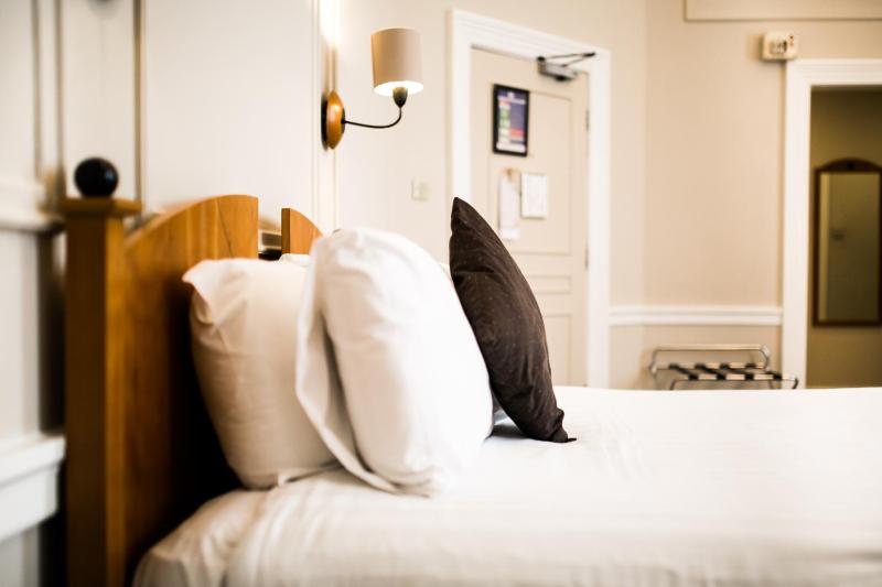 Premium Double Room image 3