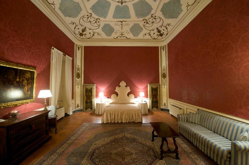 Palazzo Tucci Residenza d'epoca - image 8