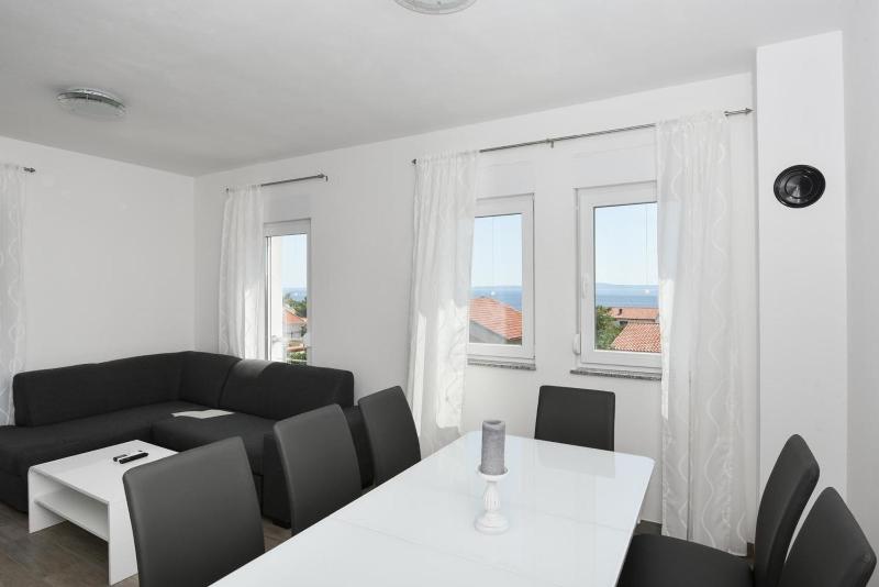 Apartment with Sea View image 1