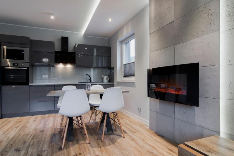 One-Bedroom Apartment image 3