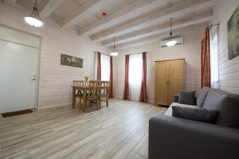 Quadruple Room with Shower image 3