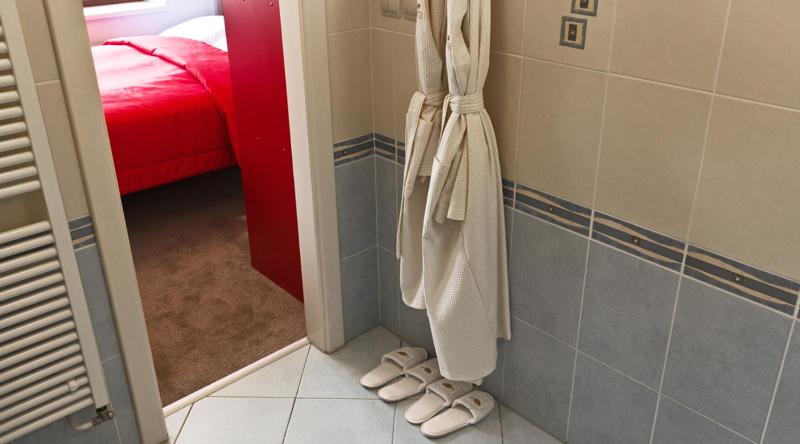 Single Room image 3
