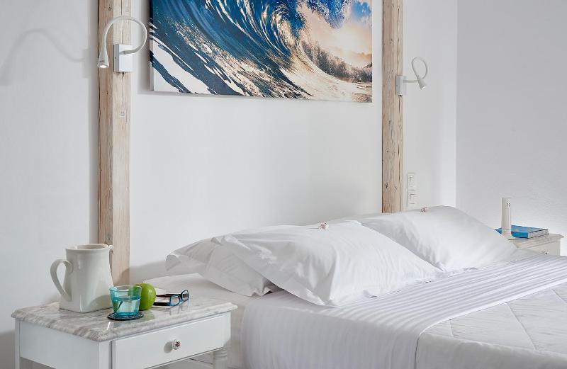 Double Room with Balcony and Sea View image 1